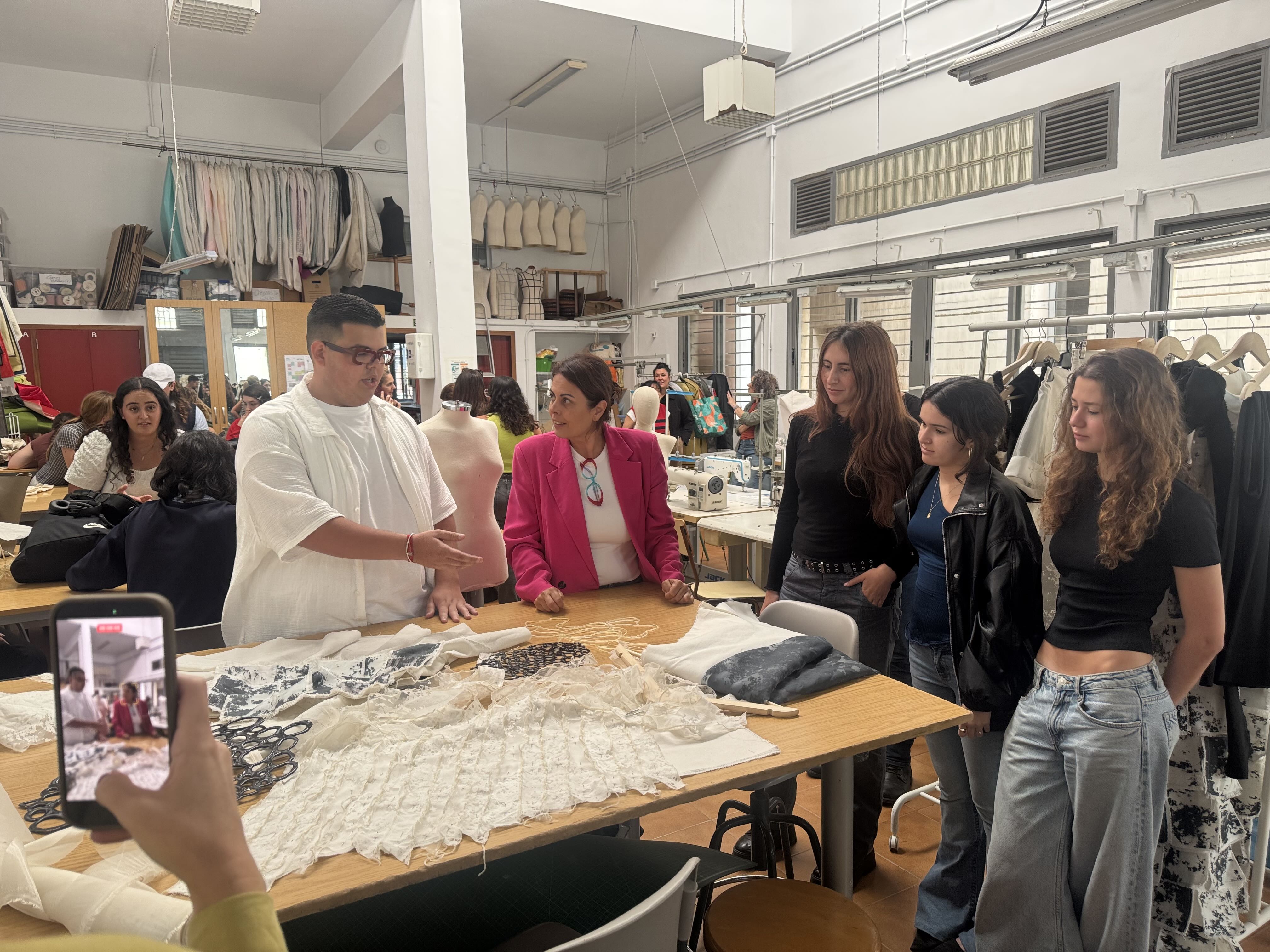 Foto de <p>El Cabildo de Gran Canaria apuesta por el talento emergente y la sostenibilidad en la moda a trav&eacute;s de &ldquo;Segunda Vida Bridal"</p>
